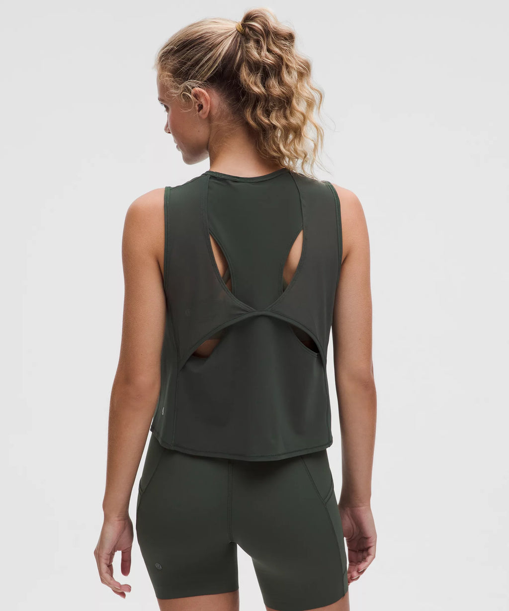 Sculpt Cropped Cross-Vent Tank Top