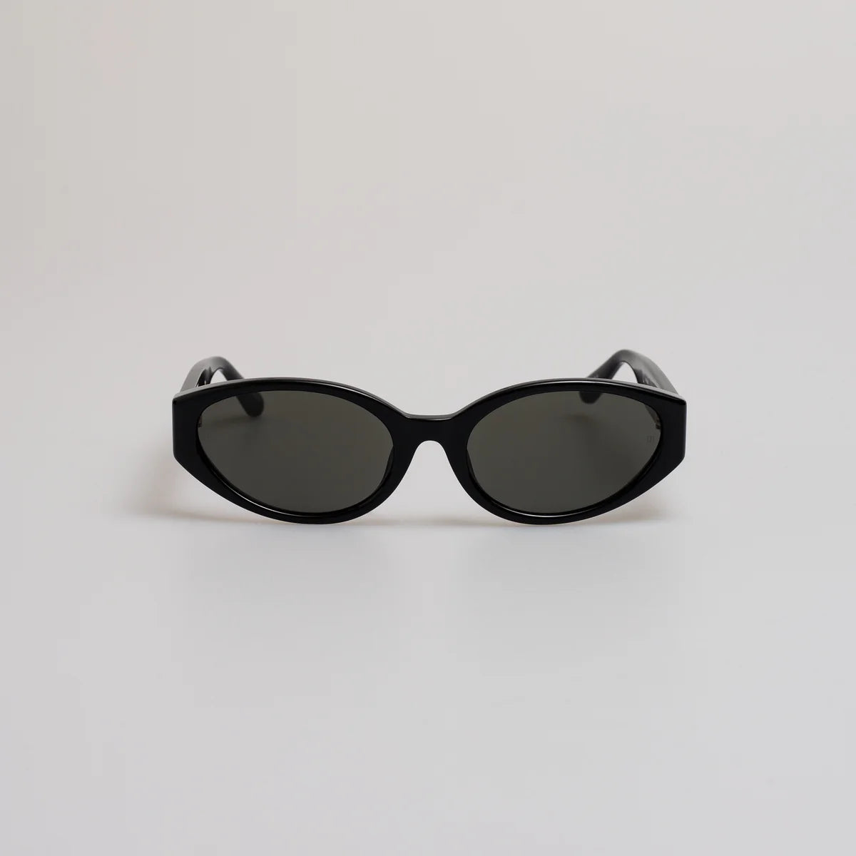 Lyra Oval Sunglasses in Black