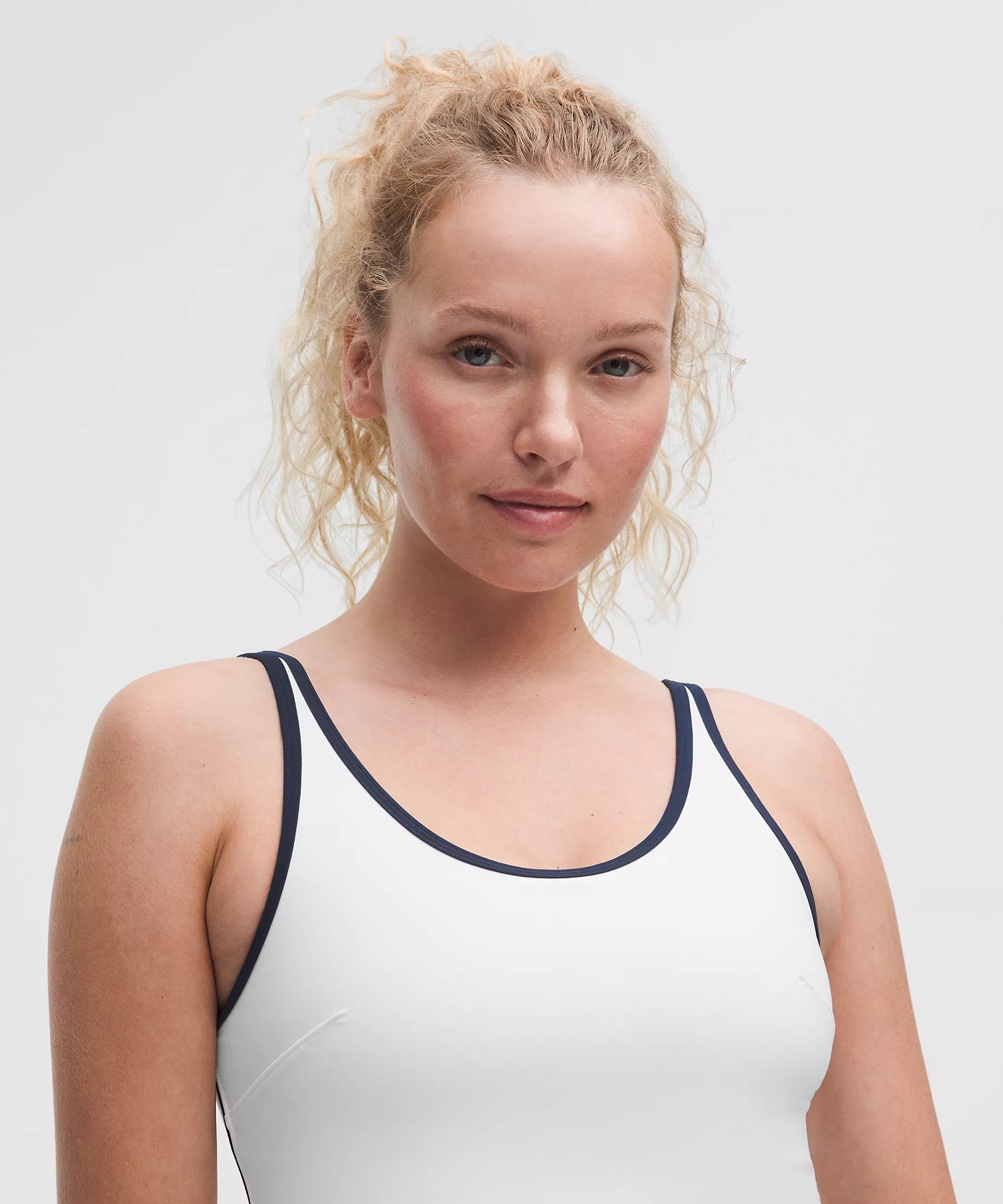 Scoop-Neck Cutout Tennis Tank Top *Medium Support, B/C Cup